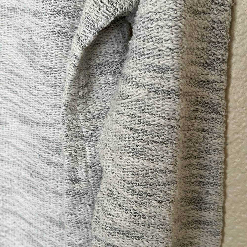 Forever 21 | Women’s Lightweight Sweater - Picture 8 of 12